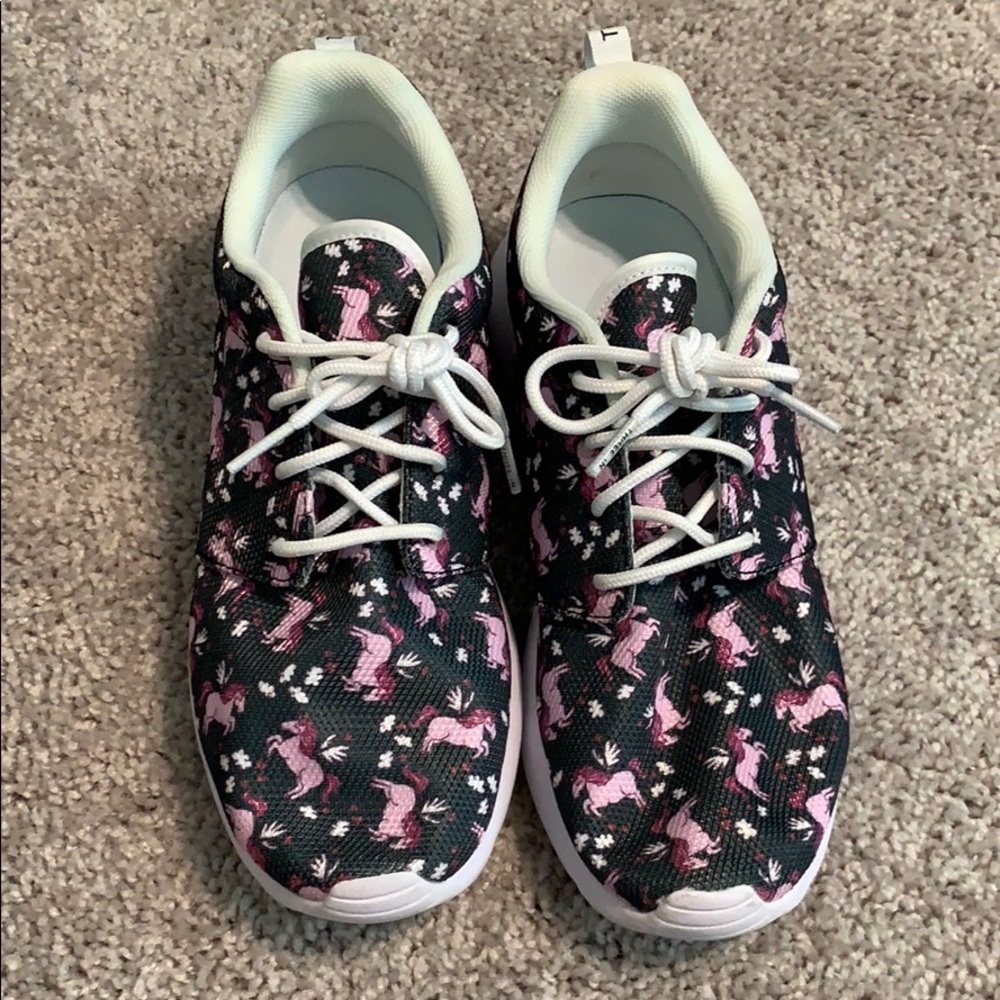 Women’s Unicorn Shoes! Size: 9!!!